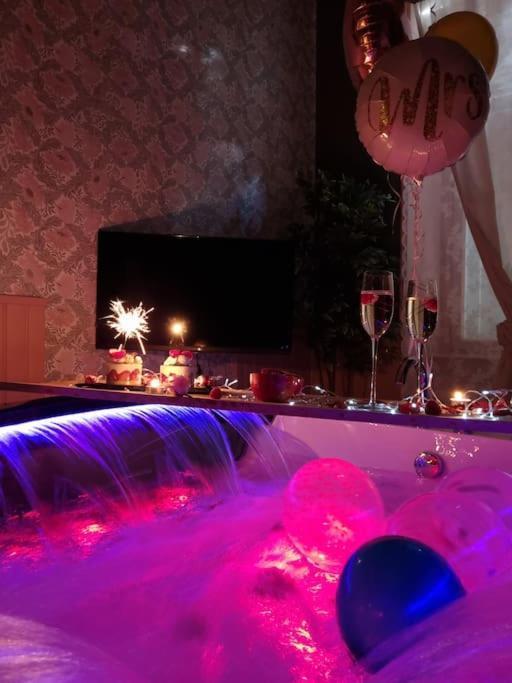 Royal Room Jacuzzi Haut De Gamme Centre Ville Mulhouse Exterior photo