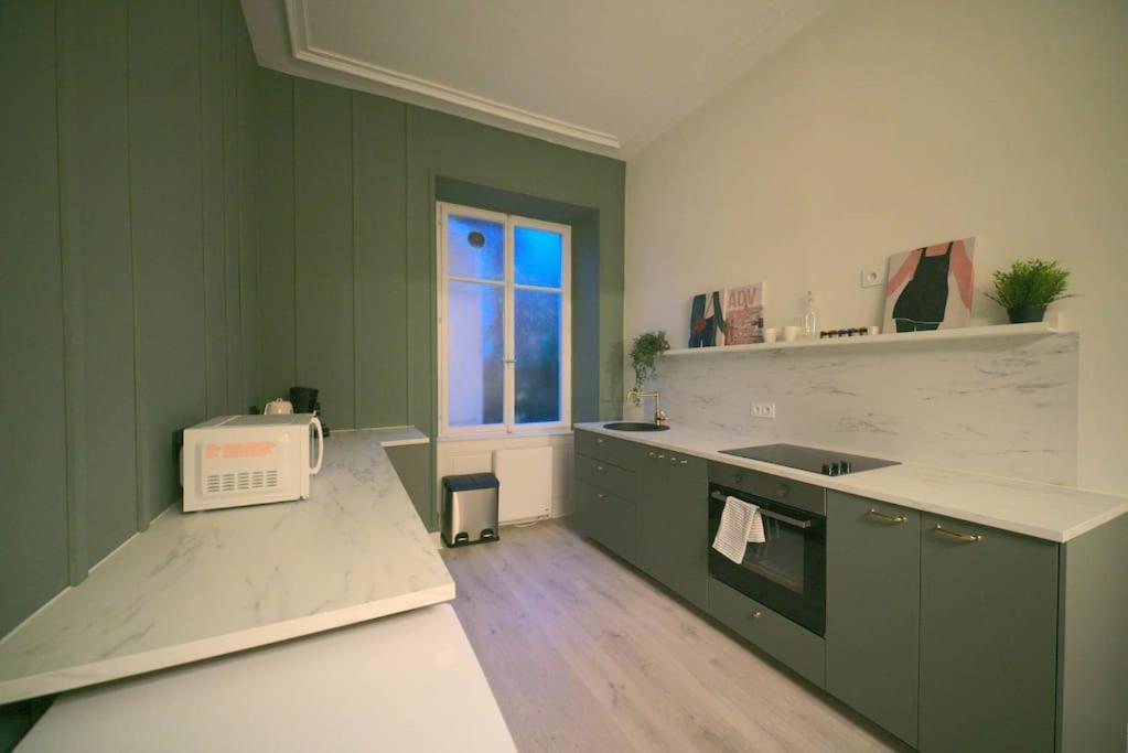 Royal Room Jacuzzi Haut De Gamme Centre Ville Mulhouse Exterior photo